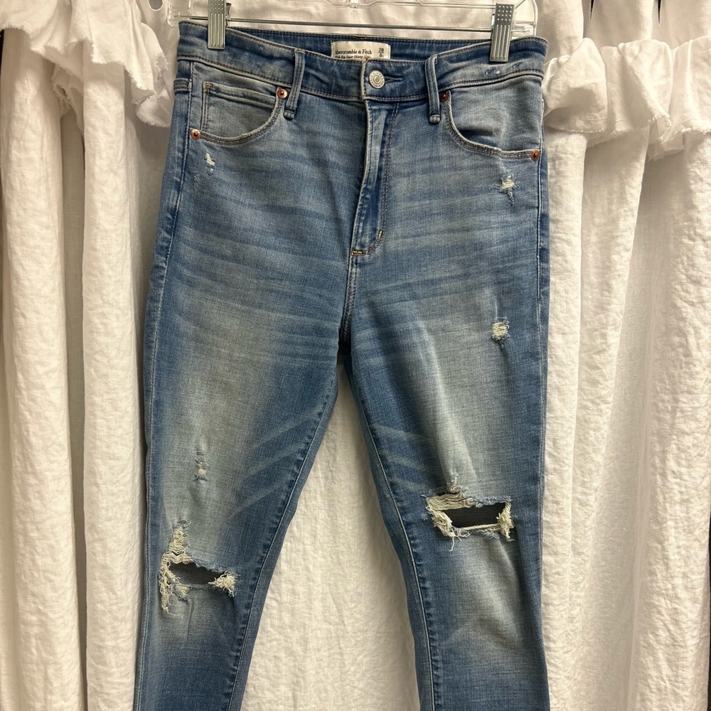 Abercrombie high rise super skinny ankle jeans size 28
